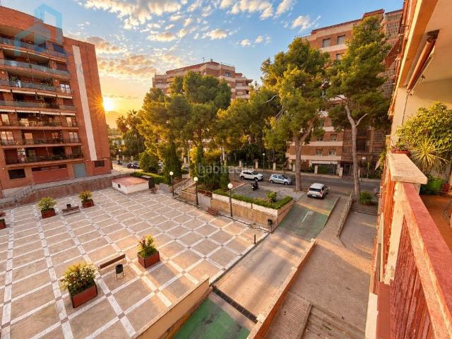 Piso en venta en Tarragona, Nou Eixample Nord Costa Dorada. VIVE EN EL CORAZÓN DE TARRAGONA! ESPECTACULAR PISO REFORMADO CON 4 HABITACIONES Y PARKING INCLUIDO. Pisos.