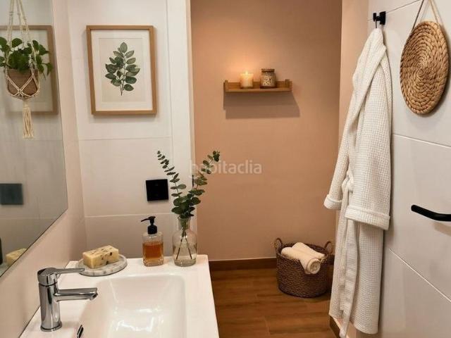 Piso en venta en Tarragona, Nou Eixample Sud Costa Dorada. Vivienda reformada con luz y diseño en Tarragona centro. Pisos.