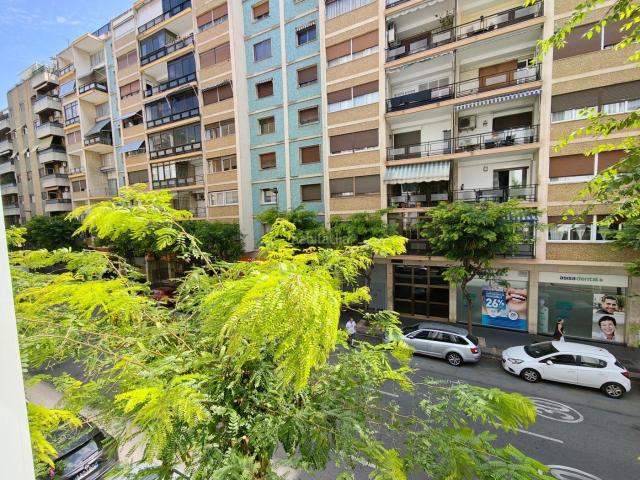 Piso en venta en Tarragona, Nou Eixample Sud Costa Dorada. En venta espectacular piso todo exterior ubicado en Calle Higini Angles, Tarragona. Pisos.