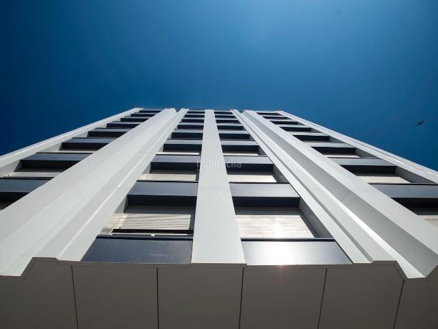 Piso en venta en Tarragona, Nou Eixample Sud Costa Dorada. En venta fantástico piso de tres habitaciones dobles una sencilla ubicado en Calle Higini Angles, Tarragona. Pisos.