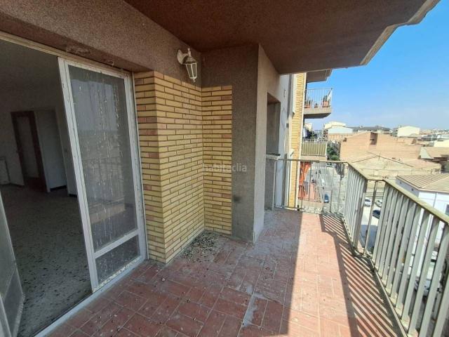 Piso en venta en Tàrrega. Piso en venta en Tàrrega con gran superficie y muchas posibilidades. Pisos.