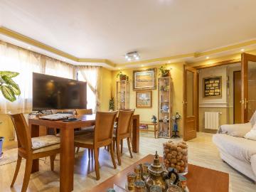 Piso en venta en Tavernes Blanques. Magnífica Oportunidad en Tavernes Blanques! Impecable Piso con Garaje y Trastero. Pisos Tavernes.