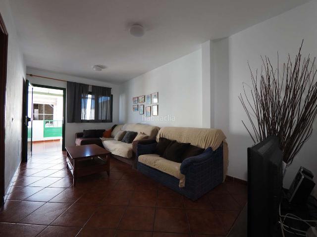 Piso en venta en Teguise, Caleta de Famara. Vive Famara luminosa vivienda con dos terrazas y cocina nueva incluida. Pisos.