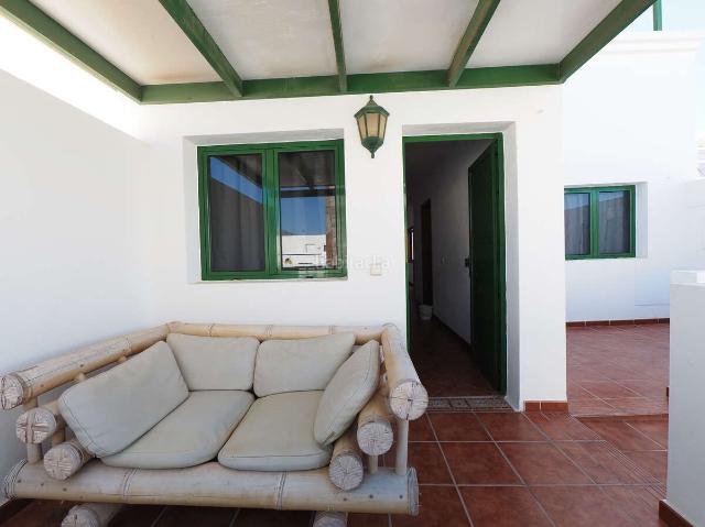 Piso en venta en Teguise, Caleta de Famara. Oportunidad única en Caleta de Famara luminosa vivienda con dos terrazas. Pisos.
