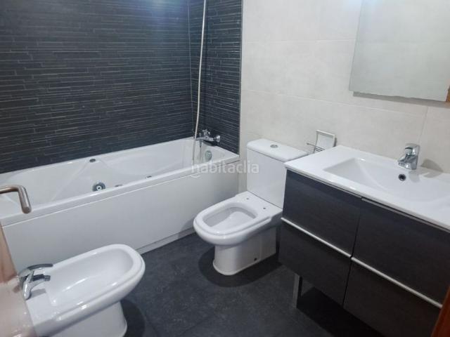 Piso en venta en Terrassa, Ca n'Anglada. PISO EN TERRASSA con parquing y trastero. Pisos.