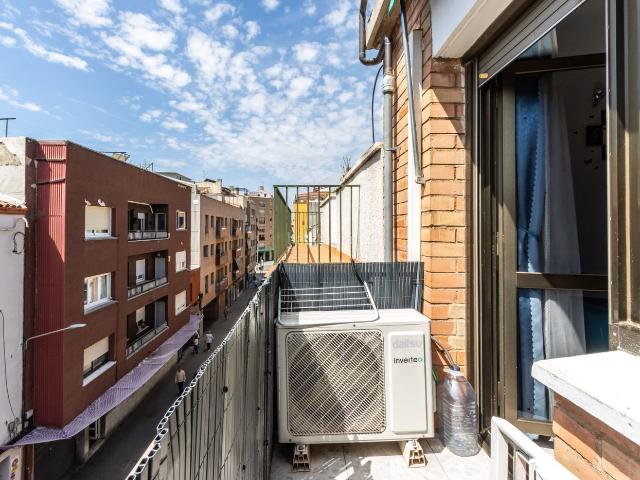 Piso en venta en Terrassa, Ca n'Anglada. UN HOGAR QUE TRANSMITE CALIDEZ. Pisos.