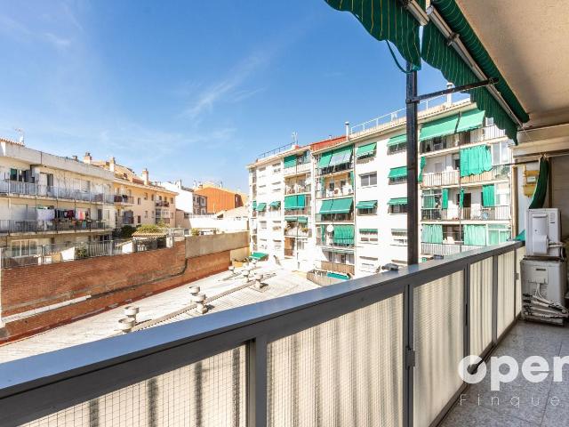 Piso en venta en Terrassa, Ca n'Aurell. CALLE ALEXANDRE BELL. Pisos.