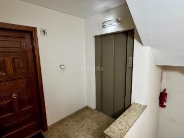 Piso en venta en Terrassa, Ca n'Aurell. Amplio piso de 4 habitaciones junto a Rambla dEgara ideal familias o inversión en coliving. Pisos.