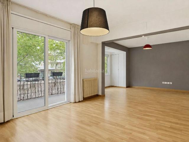 Piso en venta en Terrassa, Ca n'Aurell. AL CENTRE DE TOT. Pisos.