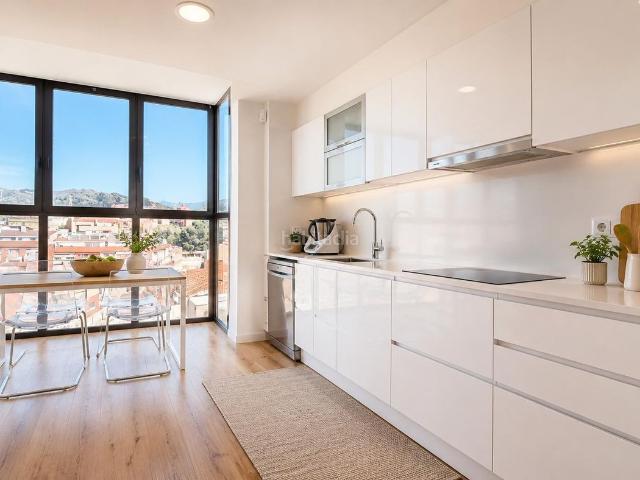 Piso en venta en Terrassa, Ca n'Aurell. Exclusivo tríplex con terraza y vistas abiertas en Ca NAurell. Pisos.