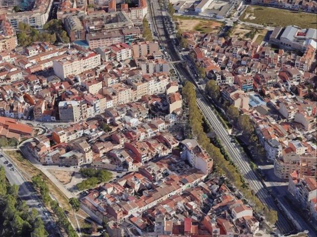 Piso en venta en Terrassa, Ca n'Aurell. Oportunidad de Inversión. Pisos.
