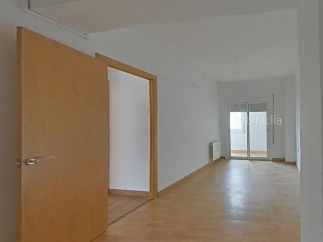 Piso en venta en Terrassa, Ca n'Aurell. llogat només per a inversor. Pisos.