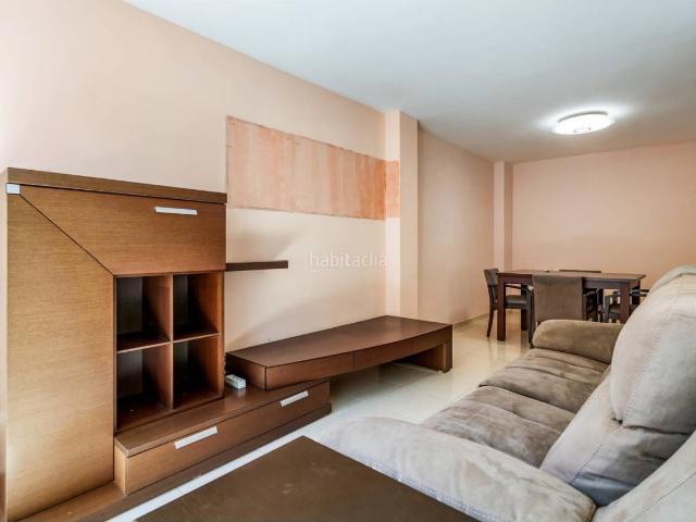 Piso en venta en Terrassa, Ca n'Aurell. Piso exterior, luminoso y esquinero de 85 m con parking. Pisos.