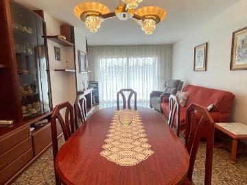 Piso en venta en Terrassa, Can Boada. CENTRICO, AMPLIO PISO DE 4 HAB. EN PERFECTO ESTADO. ASCENSOR. LUMINOSO. Pisos.