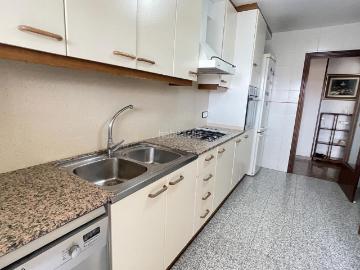 Piso en venta en Terrassa, Can Boada. Piso de 4 habitaciones con ascensor y balcón. Pisos.