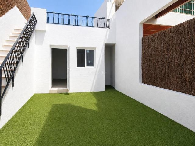 Piso en venta en Terrassa, Can Palet. PISO DE 3 HABITACIONES EN CAN PALET CON TERRAZA Y PATIO. Pisos.