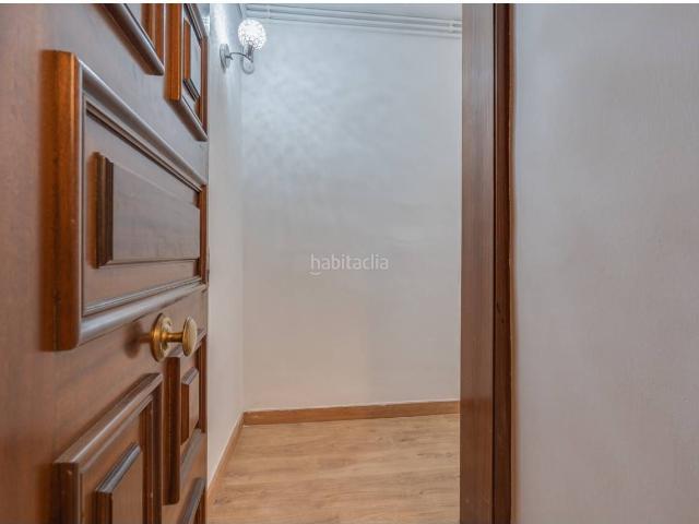 Piso en venta en Terrassa, Cementiri Vell. Piso de 4 habitaciones dobles 1 baño, balcón y parking. Pisos.