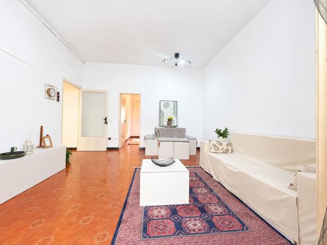 Piso en venta en Terrassa, La Maurina. 3 HABITACIONES, BALCÓN Y PATIO. Pisos.