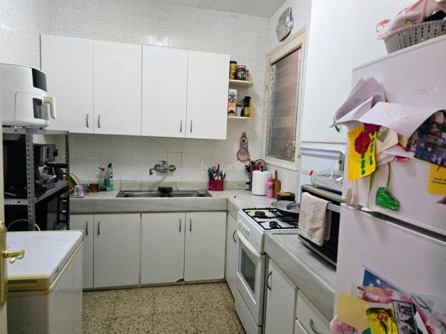 Piso en venta en Terrassa, La Maurina. Piso de particular. luminoso, 3 habitaciones grandes. Pisos.