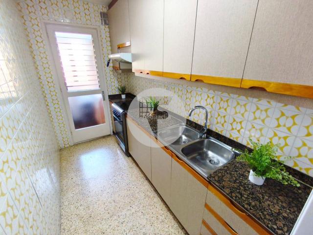 Piso en venta en Terrassa, La Cogullada. Bonito piso de 4 habitaciones en La Cogullada Terrassa. Pisos.