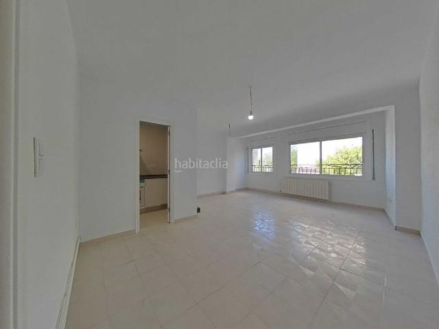 Piso en venta en Terrassa, Les Arenes La Grípia Can Montllor. llogat només per a inversor. Pisos.