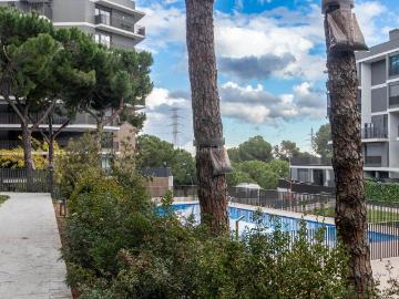 Piso en venta en Terrassa, Les Arenes La Grípia Can Montllor. PIS AMB PÀRQUING I TRASTER A LA GRIPIA DE TERRASSA. Pisos.