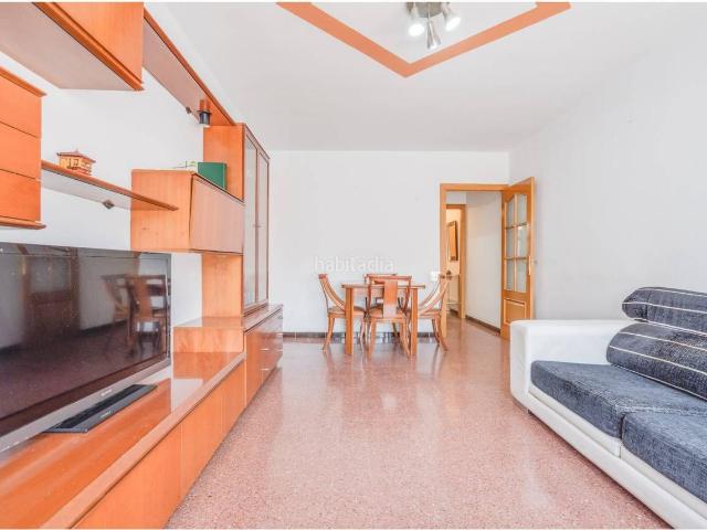 Piso en venta en Terrassa, Plaça Catalunya Escola Industrial. Escoles, para darle tu toque final. Pisos.
