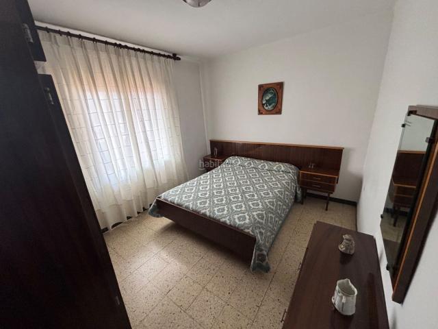 Piso en venta en Terrassa, Plaça Catalunya Escola Industrial. PISO MUY BIEN DISTRIBUIDO. Pisos.