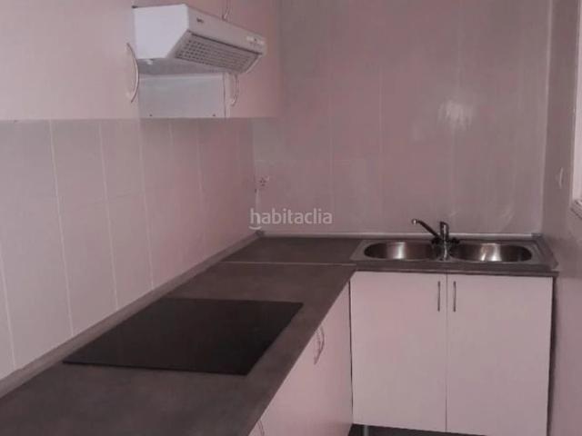Piso en venta en Terrassa, Roc Blanc. Terrassa, Barcelona. EN RENTABILIDAD se vende alquilado, no se puede visitar ni hipotecar. Pisos.