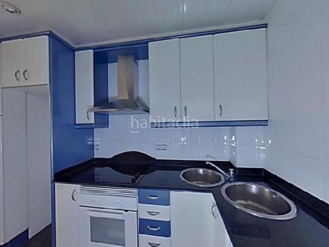 Piso en venta en Terrassa, Roc Blanc. Inmueble alquilado. Pisos.