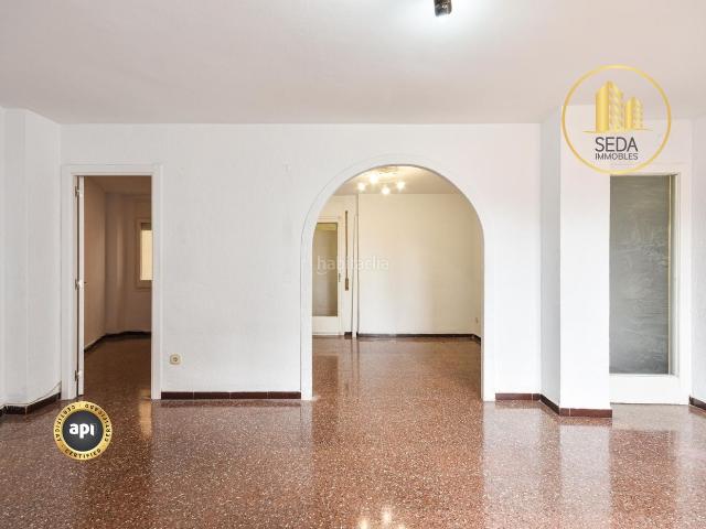 Piso en venta en Terrassa, San Pere. Luminosidad y amplitud en una de las mejores zonas de Terrassa. Pisos.
