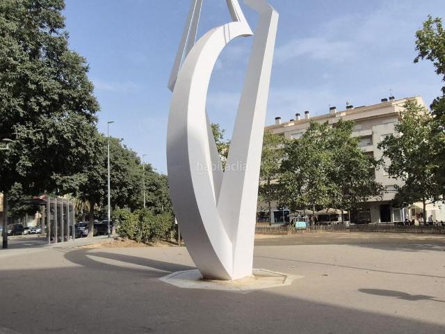 Piso en venta en Terrassa, San Pere. PIS AVINGUDA JAUME I DE 88 m2 AMB 3 HAB I 2 BANYS DAVANT PLA FONT DE LAPOTECARI. Pisos.