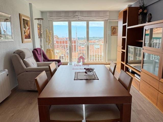 Piso en venta en Terrassa, San Pere. Piso en venta en Av. de lAbat Marcet de Terrassa. Pisos.