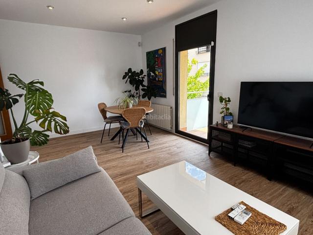 Piso en venta en Terrassa, Sant Pere Nord. MAGNÍFICO PISO SEMINUEVO DE 1 DORMITORIO CON BALCÓN TERRAZA. Pisos.