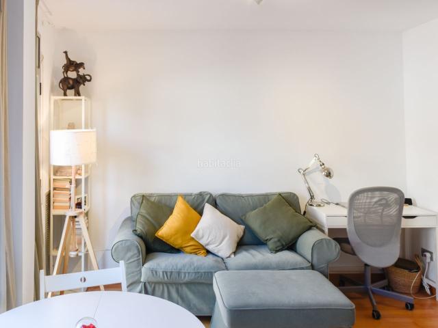 Piso en venta en Terrassa, Segle XX. Piso exterior con ascensor, climatización por conductos y placas solares, listo para entrar a vivir a 10 minutos del centro. Pisos.