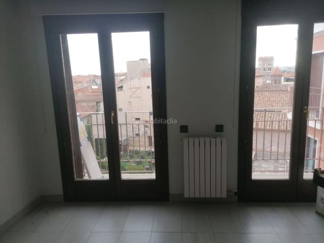 Piso en venta en Teruel, Centro. Piso en el centro de Teruel con fabulosas vistas, a monumentos emblemáticos, a zona verde. Pisos.