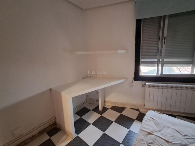 Piso en venta en Teruel, Centro. PISO PARA REFORMAR CON TRASTERO EN CALLE LA PARRA. Pisos.