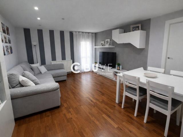 Piso en venta en Tielmes. SE VENDE PISO EN TIELMES GARAJE, ASCENSOR Y TRASTERO. Pisos.