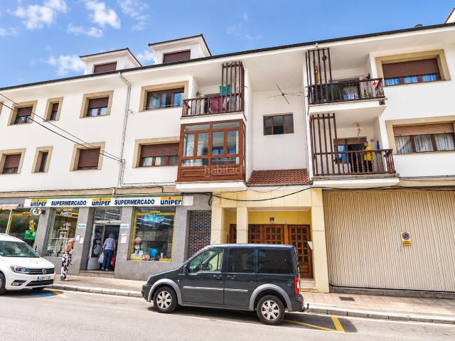 Piso en venta en Tineo. Apartamento de 1 dormitorio para reformar en Tineo 42.900. Pisos.