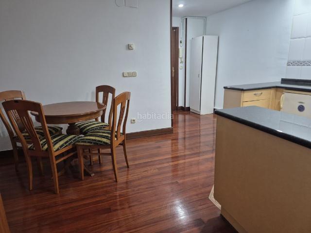 Piso en venta en Tolosa. PISO CON SALACOCINA, UNA HABITACIÓN Y UN BAÑO EN PARTE VIEJA DE TOLOSA, EDIFICIO DE HORMIGÓN CON ASCENSOR. Pisos.