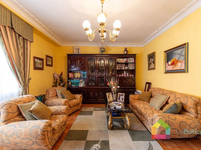 Piso en venta en Toledo, Santa Bárbara. ¡AMPLITUD, LUZ NATURAL Y MUCHAS POSIBILIDADES EN EL BARRIO DE SANTA BÁRBARA!. Pisos.