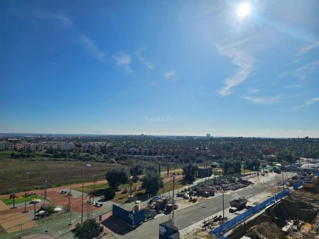 Piso en venta en Tomares, Aljamar. OCASIÓN! ESPECTACULAR PISO A ESTRENAR DE 4 DORMITORIOS, GARAJE, TRASTERO Y PISCINA COMUNITARIA!. Pisos.