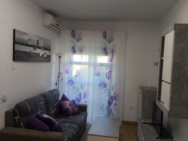 Piso en venta en Tomares, Santa Eufemia. LINDO APARTAMENTO REFORMADO, PARA VIVIR O INVERTIR. Pisos.