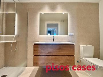 Piso en venta en Tona. Fantàstic pis de 4 habitacions. Pisos.