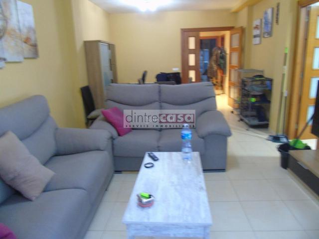 Piso en venta en Tordera, Sant Pere. PISO CON TERRAZA, 3 HABITACIONES, PARA ENTRAR A VIVIR. Pisos.