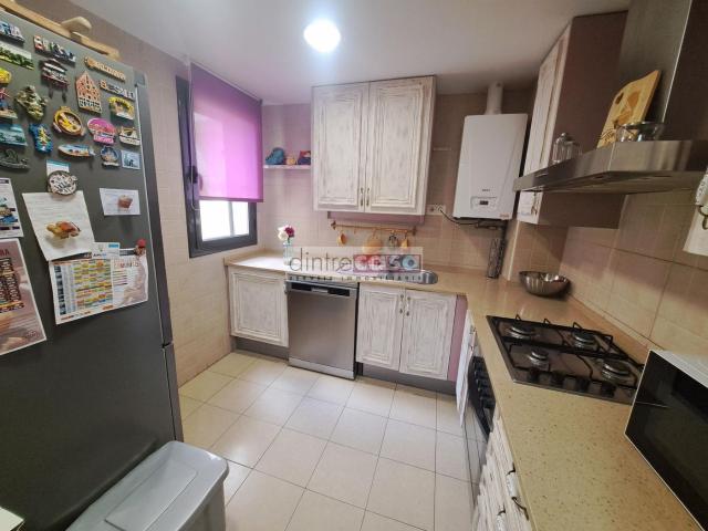 Piso en venta en Tordera, Tordera. BONITO PISO SEMINUEVO CON 2 TRASTEROS INDEPENDIENTES. Pisos.