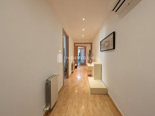 Piso en venta en Tordera, Tordera. Impecable piso exterior con balcón y chimenea en el centro de Tordera. Pisos.