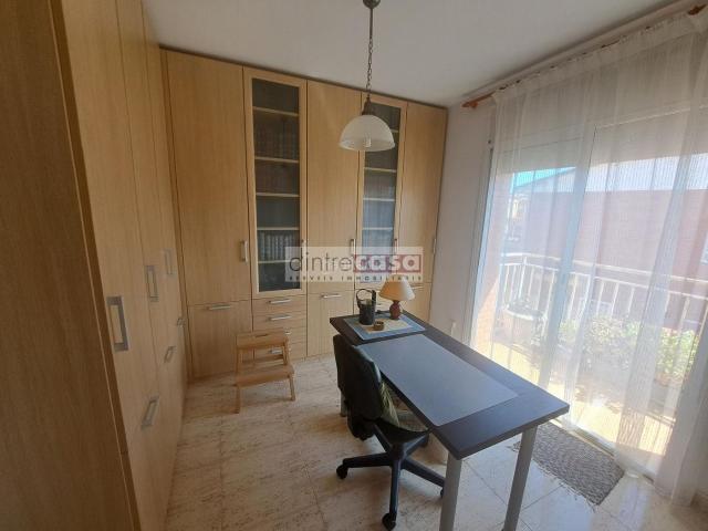 Piso en venta en Tordera, Tordera. PISO ESQUINERO CON GARAJE, TODO EXTERIOR, DOS BALCONES. Pisos.