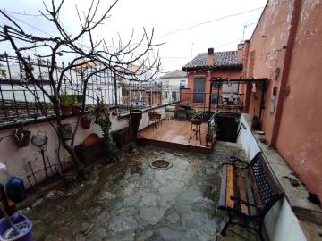 Piso en venta en Torelló. AMPLIO PISO CON GARAJE TIPO BOX I TERRAZA EN EL CENTRO DE TORELLÓ. Pisos.