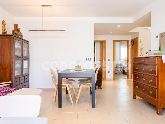 Piso en venta en Torelló. Fantàstic dúplex en venda amb terrassa i plaça daparcament a Torelló. Pisos.